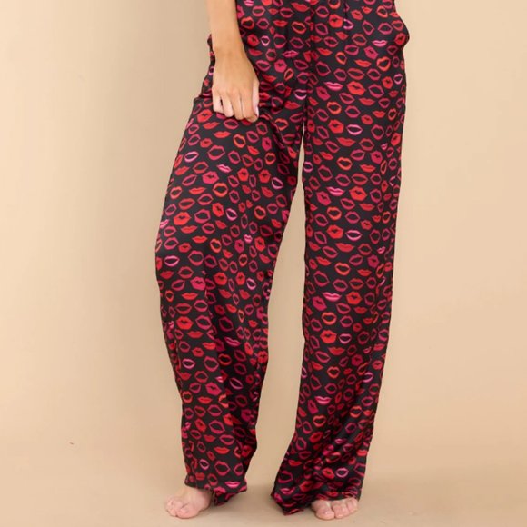 molly bracken black pj set Valentine’s Day - Picture 5 of 9